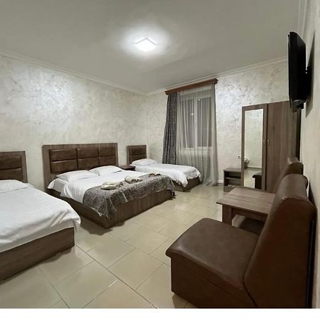 Baron Hotel Vanadzor Extérieur photo