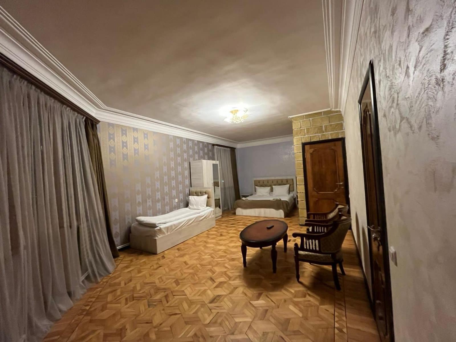 Baron Hotel Vanadzor Extérieur photo
