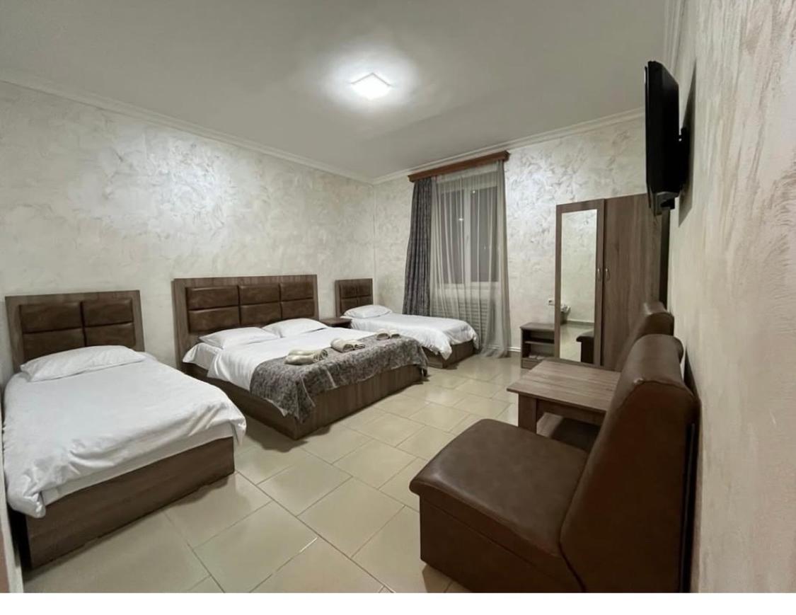 Baron Hotel Vanadzor Extérieur photo