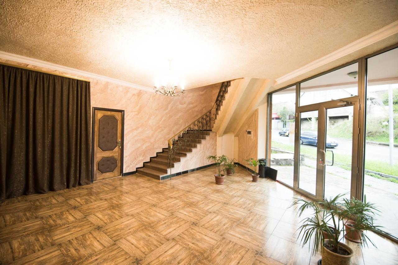 Baron Hotel Vanadzor Extérieur photo