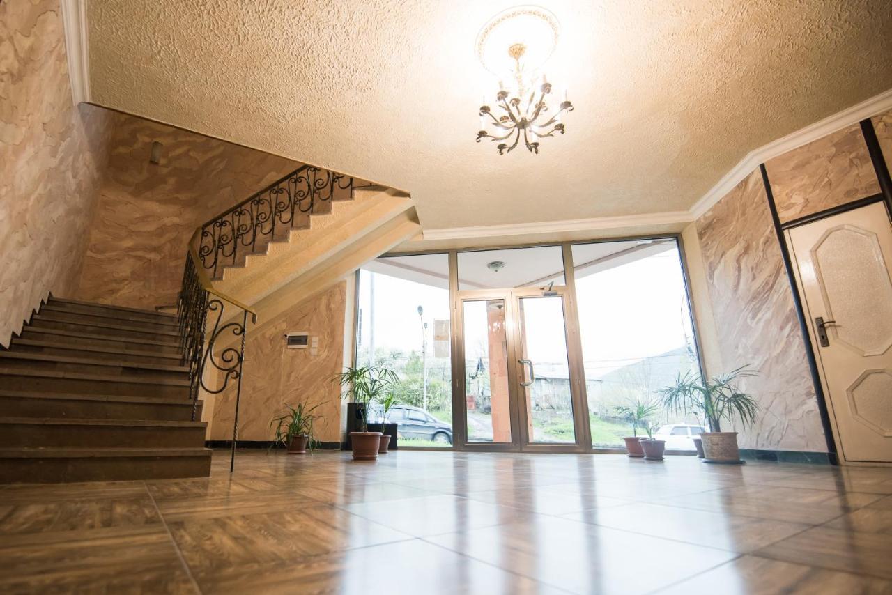 Baron Hotel Vanadzor Extérieur photo
