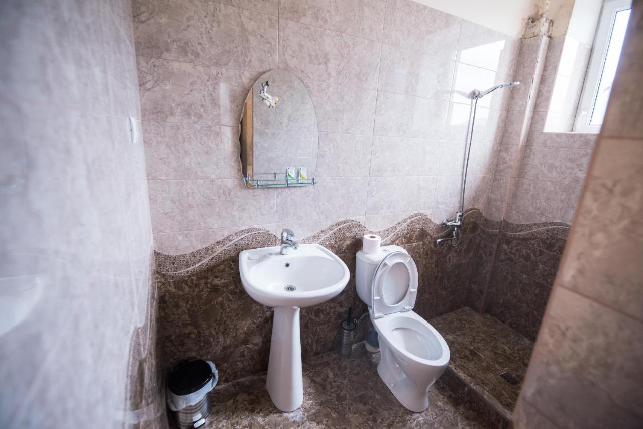 Baron Hotel Vanadzor Extérieur photo